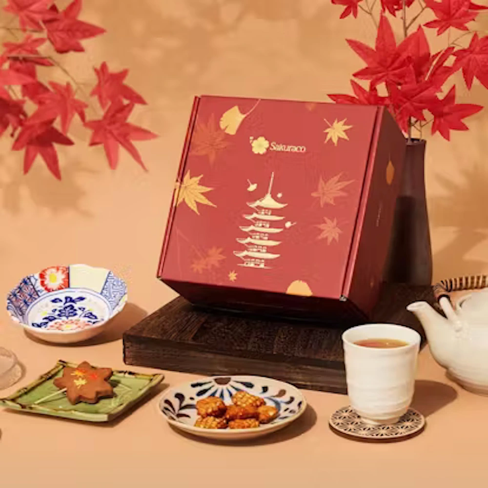 sakuraco-kyotos-crimson-leaves-image