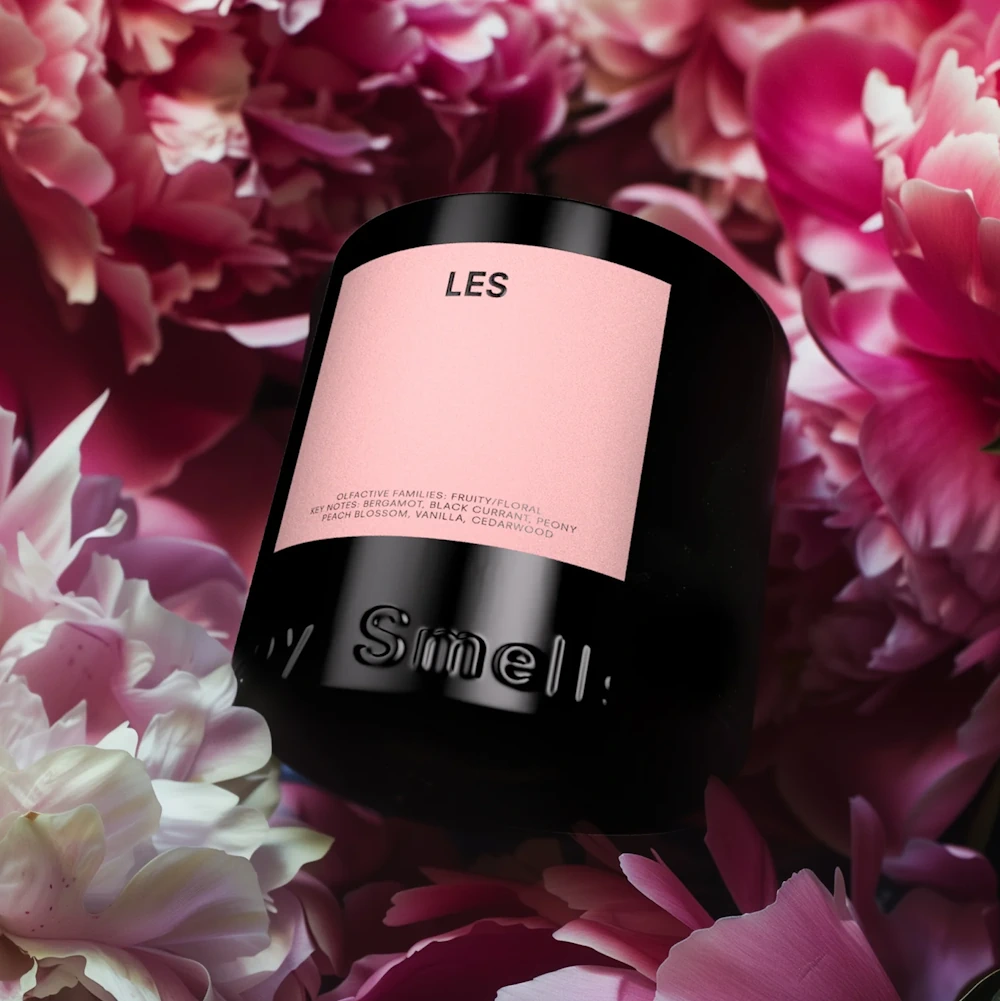 boy-smells-les-image