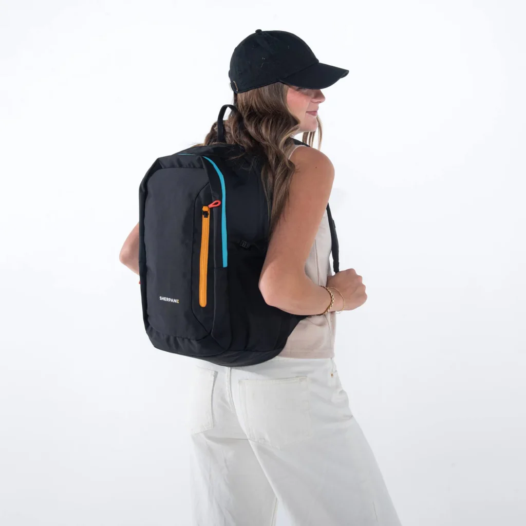 backpack-getaway-chromatic-essentials-onmodel-4