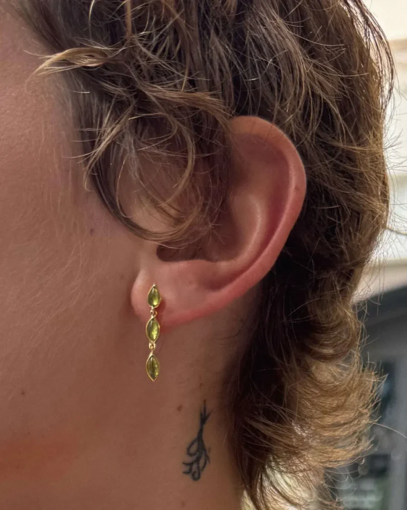 en-route-olive-marquise-earrings-image
