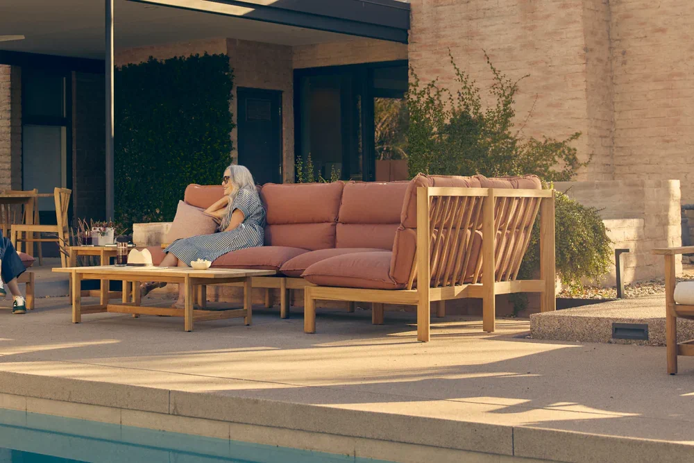 neighbor-felloe-sectional-image